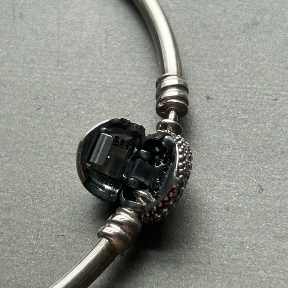 Pandora pave heart clasp bangle - Picture 5 of 6